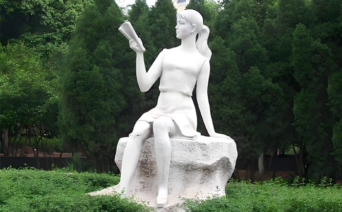 千年匠心，傳世之美——優(yōu)藝雕塑定制人物石雕藝術(shù)