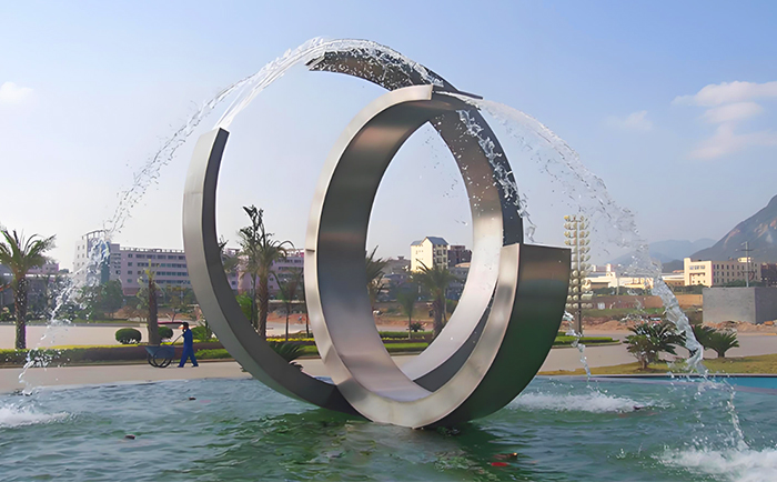 靈動(dòng)水韻，不銹鋼噴泉雕塑的夢(mèng)幻交響