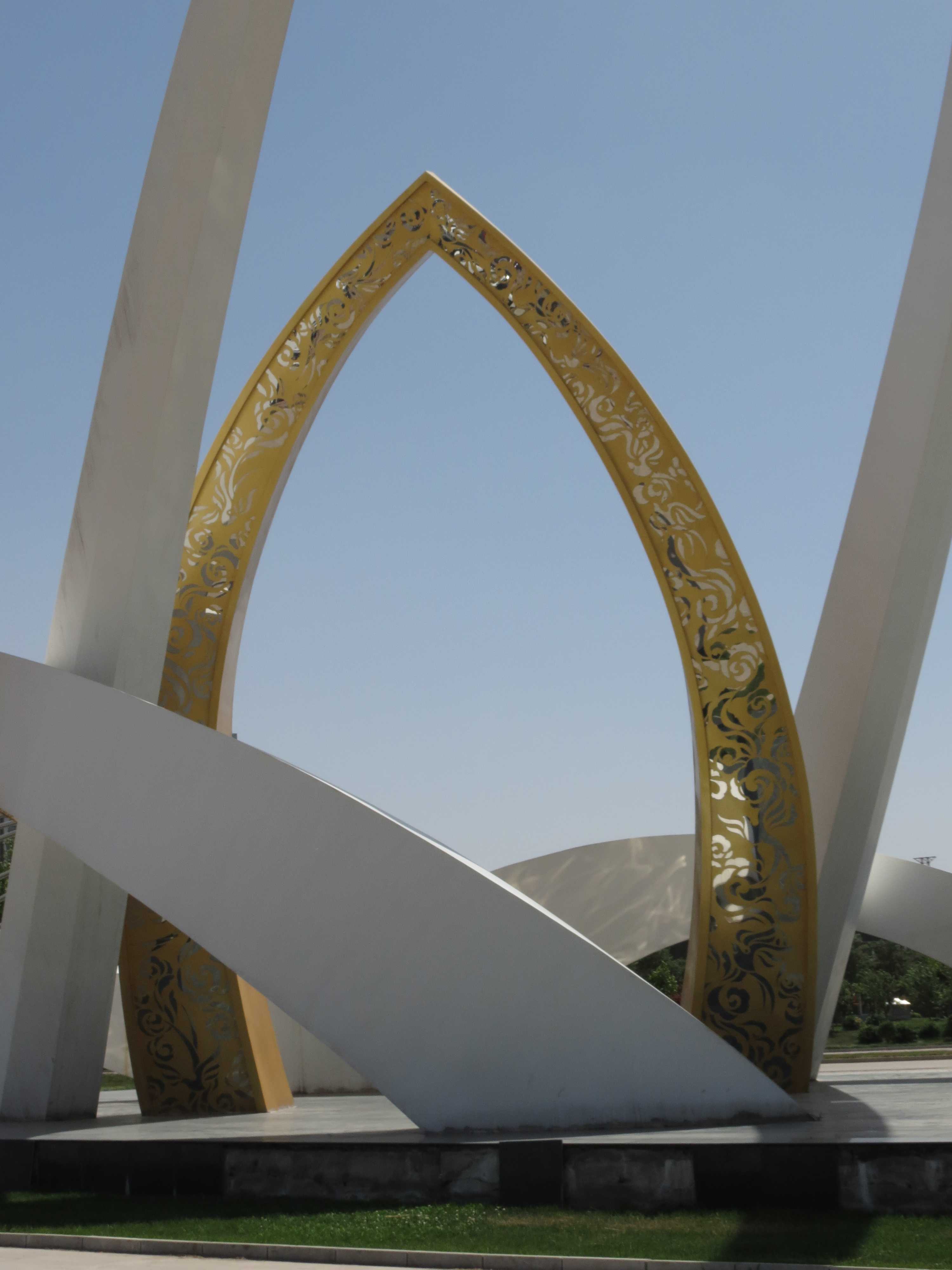 大型不銹鋼雕塑，機(jī)場(chǎng)不銹鋼雕塑，廣場(chǎng)景觀雕塑