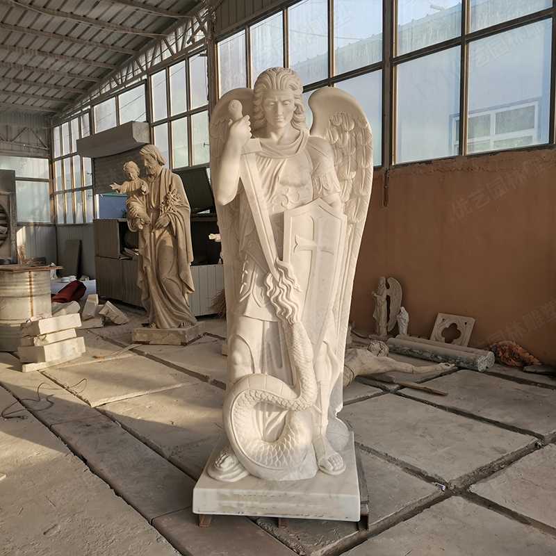 圣邁克雕塑，大理石圣邁克