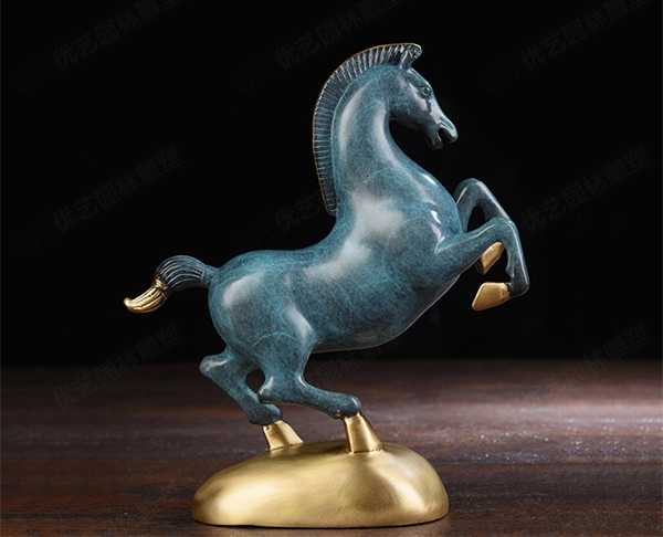 現(xiàn)代家居裝飾中景觀雕塑定制以怎樣的形式出現(xiàn)？