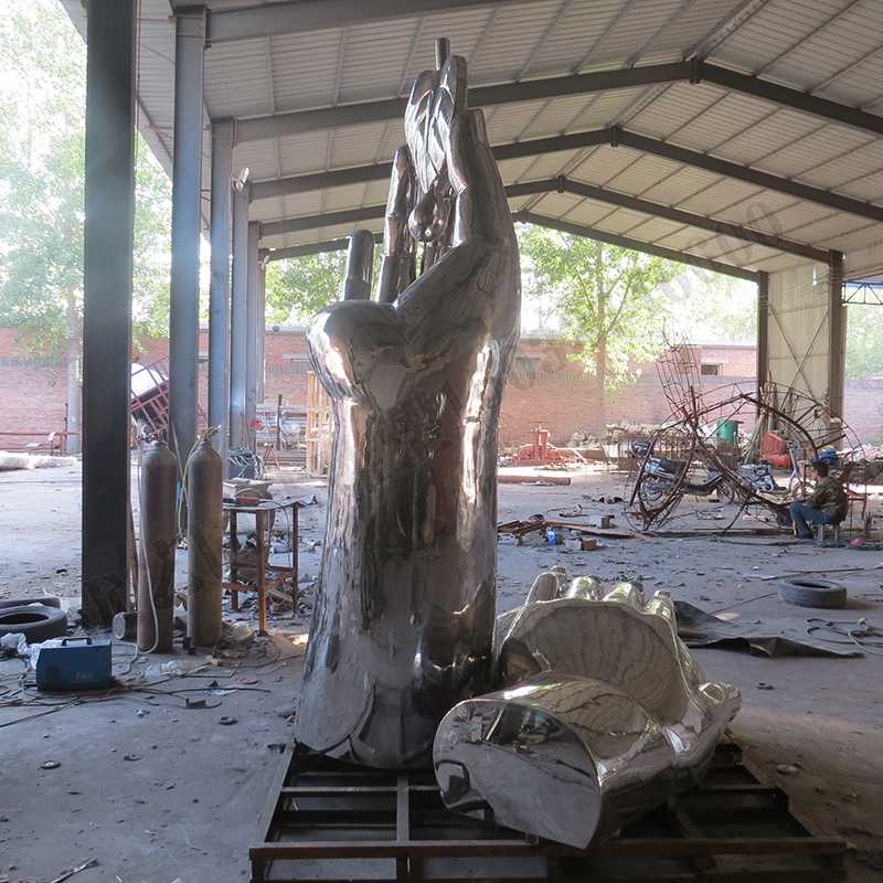 水滴主題不銹鋼雕塑，雙手不銹鋼雕塑，手托水滴景觀雕塑