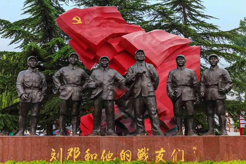 革命人物雕塑，劉鄧和他的戰(zhàn)友們雕像