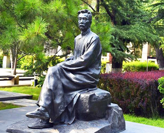 不同場景放置銅雕塑的意義是什么？